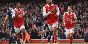 3-0！2-1！英超悲喜夜：纽卡迎首胜，维拉4战0胜，枪手登顶！