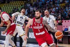 NBA雄鹿队战绩起伏与特伦特·罗素交易僵局：应对策略解析